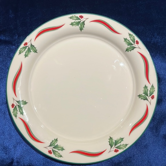 Lenox Country Holly Salad Plate Chinastone EUC Discontinued, Made in USA! - Picture 1 of 5